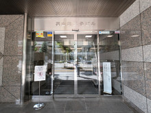 オフィスビル出入口