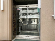 オフィスビル出入口