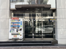 オフィスビル出入口