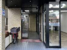 オフィスビル出入口