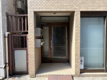 オフィスビル出入口