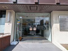 オフィスビル出入口