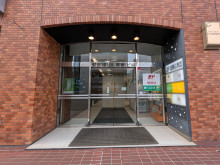 オフィスビル出入口