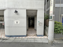 オフィスビル出入口