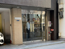 オフィスビル出入口