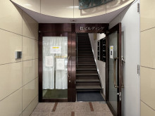 オフィスビル出入口