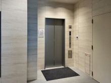 エレベーター(1基)