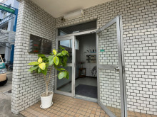 オフィスビル出入口