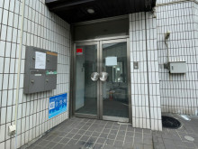 オフィスビル出入口