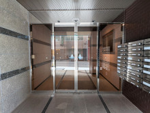 オフィスビル出入口