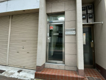 オフィスビル出入口