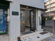 オフィスビル出入口