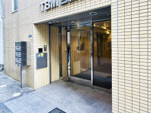 オフィスビル出入口