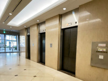 エレベーター(3基)