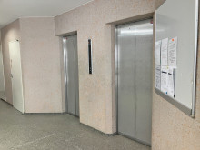 エレベーター(2基)