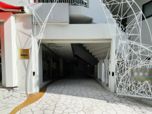 オフィスビル出入口