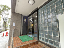 オフィスビル出入口