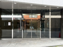 オフィスビル出入口