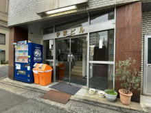 オフィスビル出入口