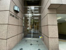 オフィスビル出入口