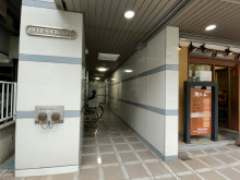 オフィスビル出入口