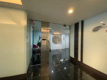 エレベーターホール出