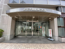 オフィスビル出入口