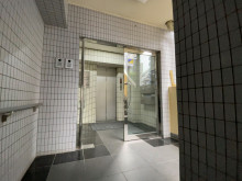 オフィスビル出入口