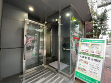 オフィスビル出入口