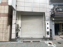 オフィスビル出入口