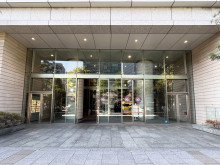 オフィスビル出入口