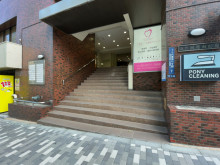 オフィスビル出入口