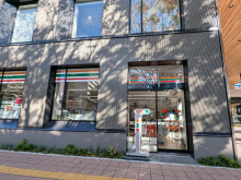 1階のセブン-イレブン 仙台南町通店