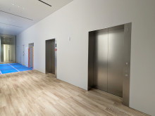 エレベーター(3基)