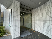 オフィスビル出入口