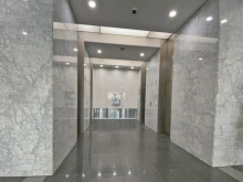 エレベーター(4基)