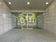 オフィスビル出入口