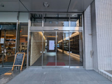 オフィスビル出入口