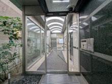 オフィスビル出入口