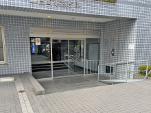 オフィスビル出入口