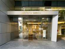 オフィスビル出入口