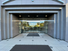 オフィスビル出入口