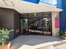 オフィスビル出入口