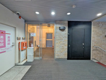 オフィスビル出入口