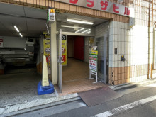 オフィスビル出入口