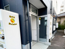 オフィスビル出入口