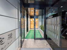 オフィスビル出入口