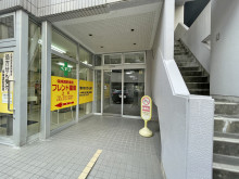 オフィスビル出入口