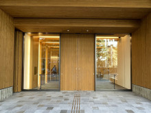 オフィスビル出入口