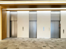 エレベーター(3基)